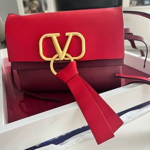 Valentino Garavani Vring Crossbody bag Small Red